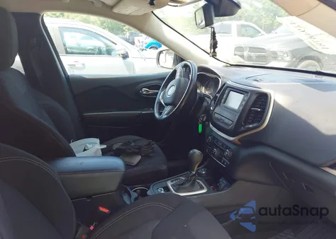 2015 Jeep Cherokee Latitude z USA, uszkodzony, nr VIN 1C4PJMCS6FW583227